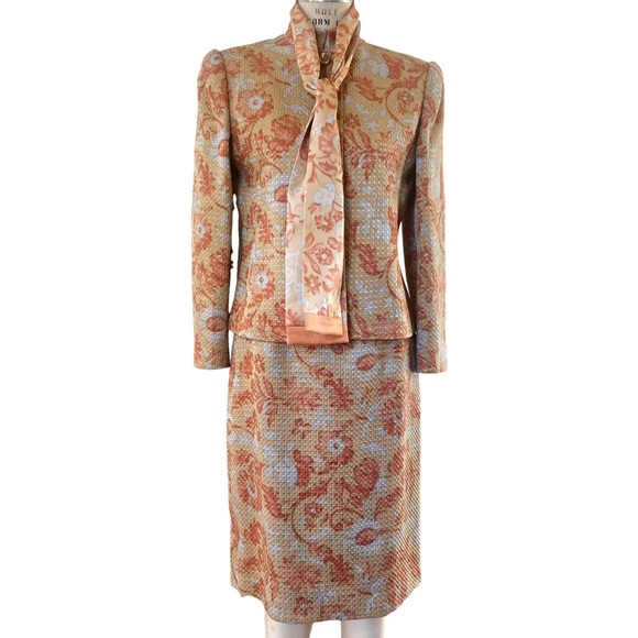 VINTAGE WILLIAM PEARSON Jacquard Three Piece Suit in Floral Tan Size 6 - Picture 8 of 16